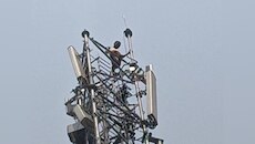 मेरी शादी करवाओ नहीं तो कूद जाउंगा, सीतामढ़ी में सिरफिरे आशिक का हाई-वोल्टेज ड्रामा