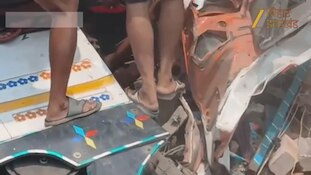 घर को तोड़ते हुए अंदर घुसा ट्रक, मलबे से जिंदगियां निकालने की जद्दोजहद