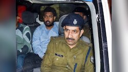 खान सर पर कसा कानूनी शिकंजा, पुलिस ने दर्ज किया केस,गिरफ्तारी के लिए लगातार छापेमारी