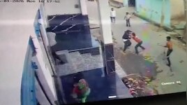 पुरानी दुश्मनी का खूनी अंजाम: युवकों को घेरकर पीटा, बचाव में आए परिजन भी लहूलुहान