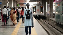 गुरुग्राम के MG रोड मेट्रो स्टेशन पर हादसा, महिला ने ट्रेन के आगे कूदकर की खुदकुशी!