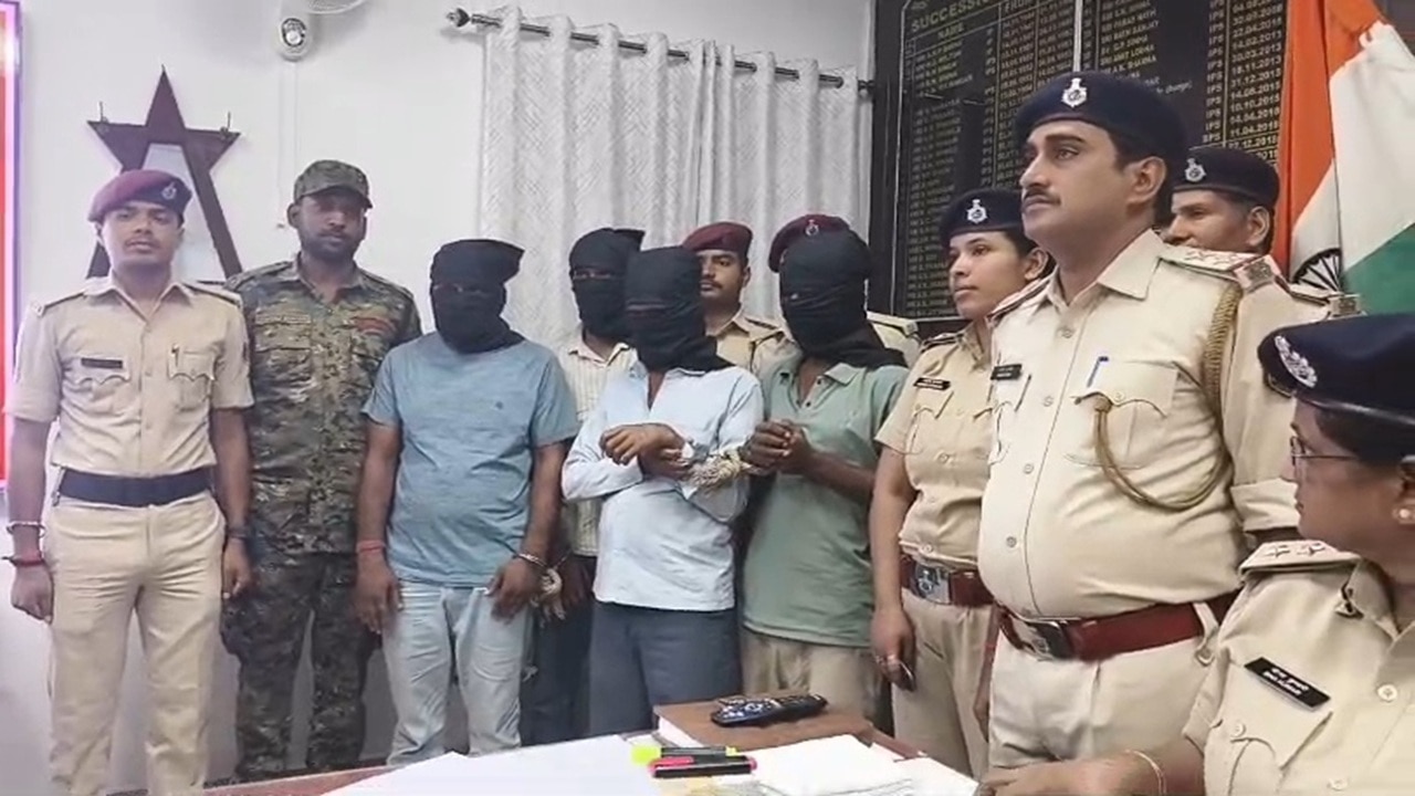 Muzaffarpur News: ट्रेनों में करते थे छिनतई-लूटपाट, RPF ने 4 शातिर बदमाशों को धरा, नेपाल से जुड़े तार
