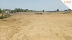 100 साल पुराने तालाब पर अवैध प्लाटिंग का आरोप, ग्रामीणों के विरोध के बाद एक्शन