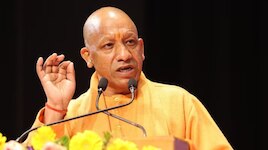 यूपी पुलिस कांस्टेबल परीक्षा देने जा रहे अभ्यर्थियों को बड़ी राहत, CM योगी का फैसला 