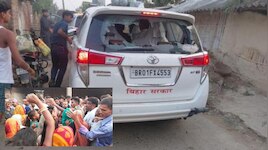 मधुबनी: बिहार के मंत्री अरुण शंकर प्रसाद को ग्रामीणों ने घेरा, काफिले पर पथराव