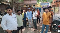 पहले बिजली विभाग की लापरवाही ने ली जान, फिर पोस्टमार्टम के लिए गिड़गिड़ाए परिजन