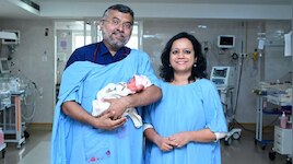 हथेली बराबर पैदा हुई बच्ची को मिला जीवनदान, एक-एक सांस के लिए मासूम ने लड़ी जंग