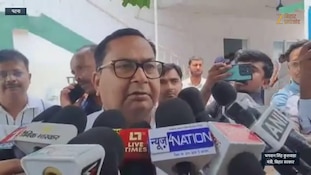 लालू के बर्थडे पर लौंडा डांस, राबड़ी ने गायक को दिया हीरे का कंगन, JDU ने पूछा- डायमंड कहां से लाए?