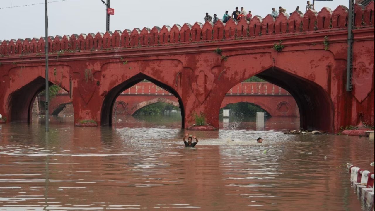 Do you know from which direction Yamuna River flows through Delhi| GK ...