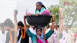 Haryana की सिंगर काजल चौधरी 13 दिन से सास को सिर पर बैठाकरकरा रही 84 कोस परिक्रमा