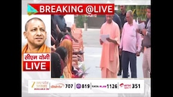 गोरखपुर में सीएम का जनता दर्शन, मुख्यमंत्री ने सुनी फरियादियों की समस्याएं, दिया निस्तारण का भरोसा