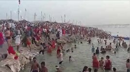 सोमवती अमावस्या पर संगम तट पर उमड़ा आस्था का हुजूम, श्रद्धालु लगा रहे पुण्य की डुबकी