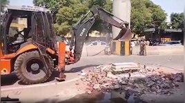 आगरा में मजार ध्वस्त; खौफ इतना कि विरोध भी नहीं कर पाया स्थानीय मुस्लिम समाज