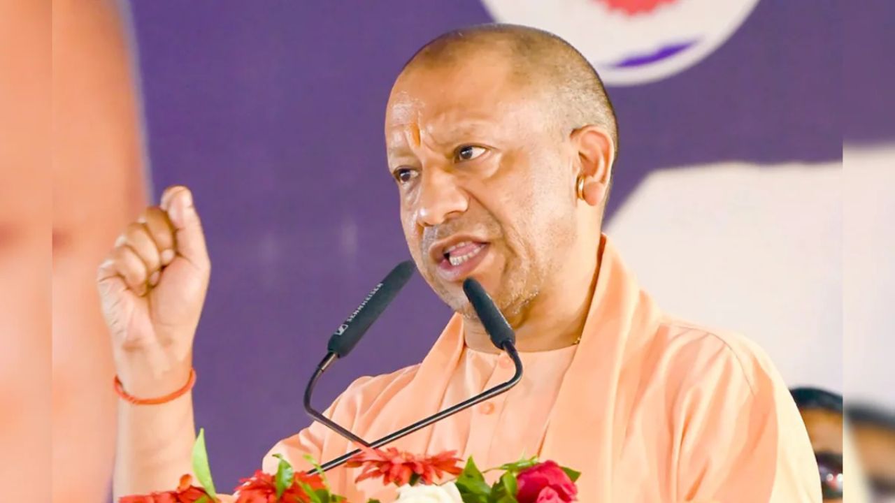 सपा के लिए सैफई और कांग्रेस के लिए दिल्ली ही परिवार... ललितपुर पहुंचे सीएम योगी, बुंदेलखंड को दी ₹1800 करोड़ की बड़ी सौगात