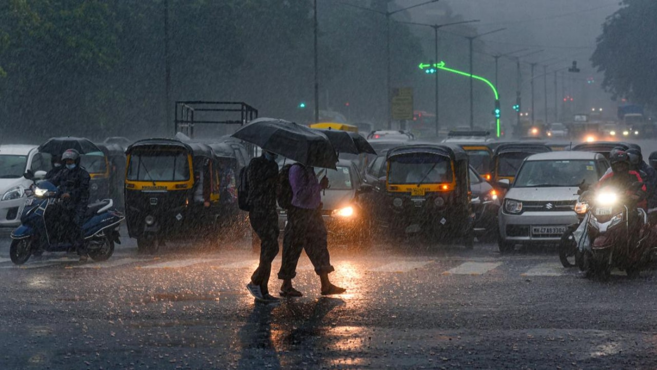 Weather Update: उत्तर से दक्षिण तक कहर बरसाएगा मानसून, इन राज्यों में भारी बारिश से आफत; आंधी-तूफान बढ़ाएगी टेंशन