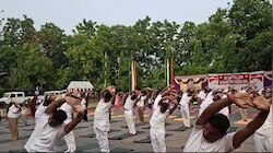 भारत-नेपाल सीमा पर योग दिवस की धूम, SSB जवानों ने किया सामूहिक योगाभ्यास