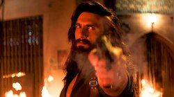 रणवीर सिंह की 'धुरंधर 2' को मिली कड़ी टक्कर, OTT पर अक्षय कुमार की फिल्म बनी नंबर 1