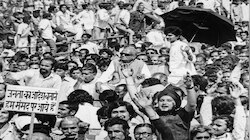 9वीं क्लास के बच्चे पढ़ेंगे इमरजेंसी चैप्टर, NCERT ने पाठ्यक्रम में शामिल किया