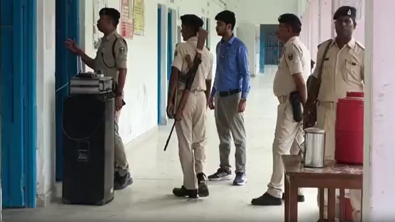 नीट के बाद अब बिहार सिपाही भर्ती परीक्षा में धांधली का पर्दाफाश! बेतिया समेत इन जिलों से धरे गए 12 मुन्नाभाई