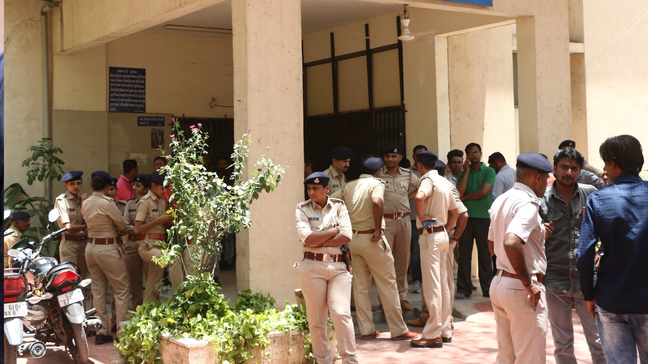 फरीदाबाद में IT इंजीनियर निकला नकली नोटों का मास्टरमाइंड, होटल को बना रखा था प्रिंटिंग अड्डा