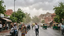 दिल्ली में मानसून की एंट्री, होगी बारिश ही बारिश, जानें वीकेंड पर कैसा रहेगा मौसम