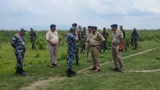 भारत-नेपाल सीमा पर सुरक्षा सख्त: बगहा SP राजेश कुमार और SSB ने किया संयुक्त निरीक्षण