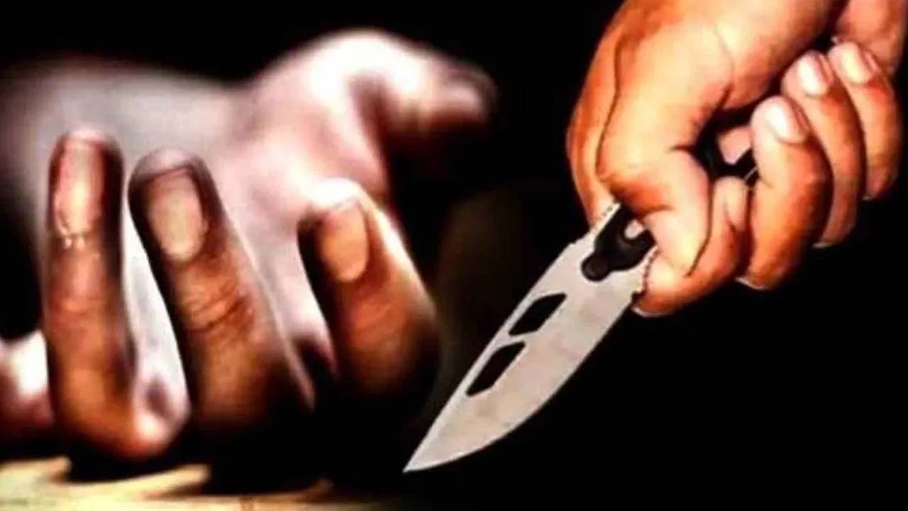 शक ने उजाड़ा परिवार! पति ने चाकू से गोदकर पत्नी को मार डाला, फिर बहन को दी जानकारी शक ने उजाड़ा परिवार! पति ने चाकू से गोदकर पत्नी को मार डाला, फिर बहन को दी जानकारी