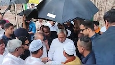 बिहारशरीफ में उर्स पर पहुंचे नीतीश कुमार, तेज बारिश बनी चादरपोशी में रुकावट