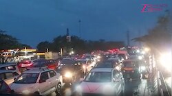 Delhi में बारिश के बाद सरिता विहार-मथुरा रोड पर लगा लंबा जाम, एक घंटे का हुआ 15 मिन