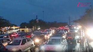 Delhi में बारिश के बाद सरिता विहार-मथुरा रोड पर लगा लंबा जाम, एक घंटे का हुआ 15 मिनट का सफर