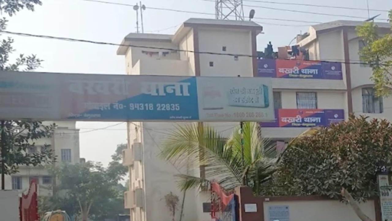 बेगूसरायः चोरी के आरोप में नाबालिग को पेड़ से बांधकर पीटा, वीडियो वायरल होने पर जांच में जुटी पुलिस