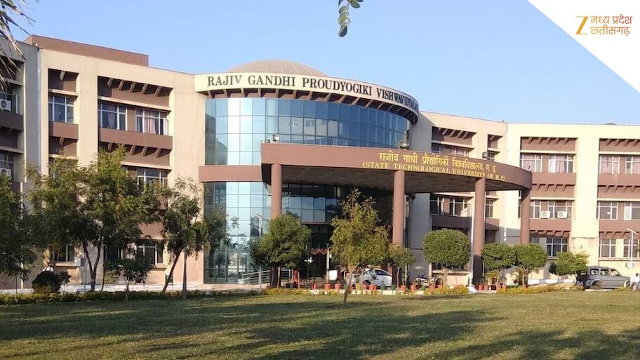 RGPV पेपर चोरी मामले में बड़ा एक्शन, जांच रिपोर्ट में लापरवाही, हटाई गईं परीक्षा नियंत्रक डॉ. अर्चना तिवारी