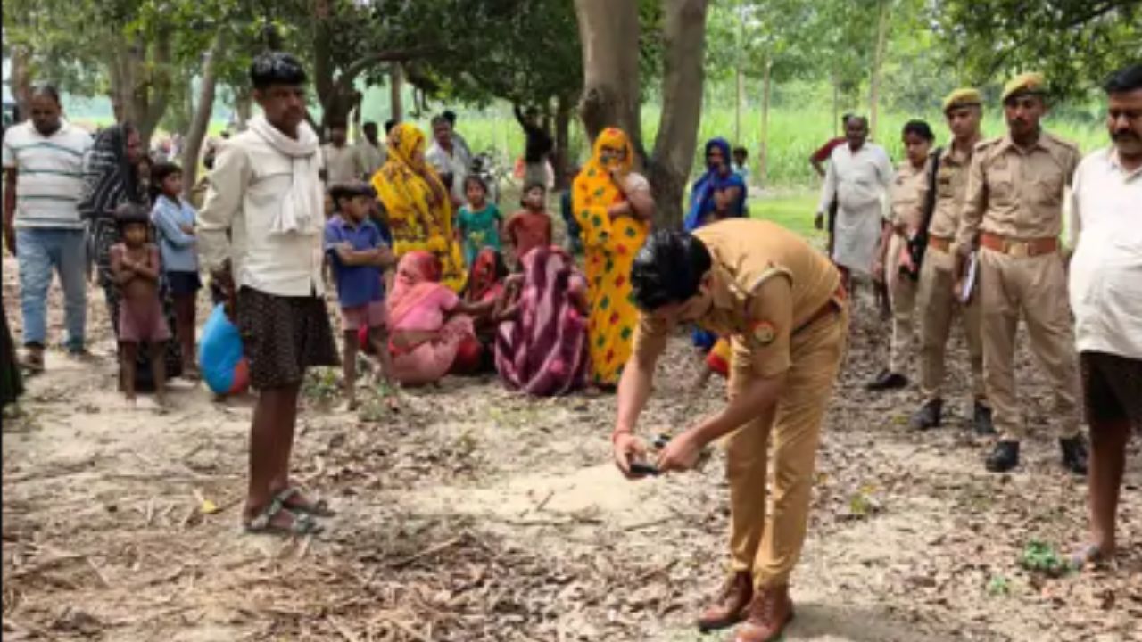 गन्ने के खेत में मूक-बधिर किशोर का कंकाल मिला ... कई दिनों से था लापता, हत्या की आशंका गन्ने के खेत में मूक-बधिर किशोर का कंकाल मिला ... कई दिनों से था लापता, हत्या की आशंका