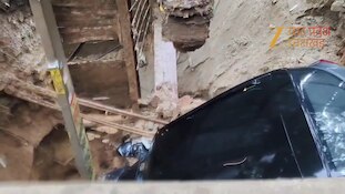 सड़क पर खड़ी कार जमीन में समाई, गाजियाबाद में बारिश के कहर का वीडियो वायरल