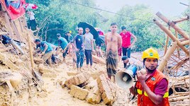 रोहिंग्या कैंप में मातम, भूस्खलन की चपेट में आया इस्लामिक स्कूल, पांच बच्चों की मौत