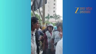 कानपुर में बीच सड़क सिपाही और वकील में जमकर मारपीट, तमाशबीन बने लोगों ने बनाया वीडियो