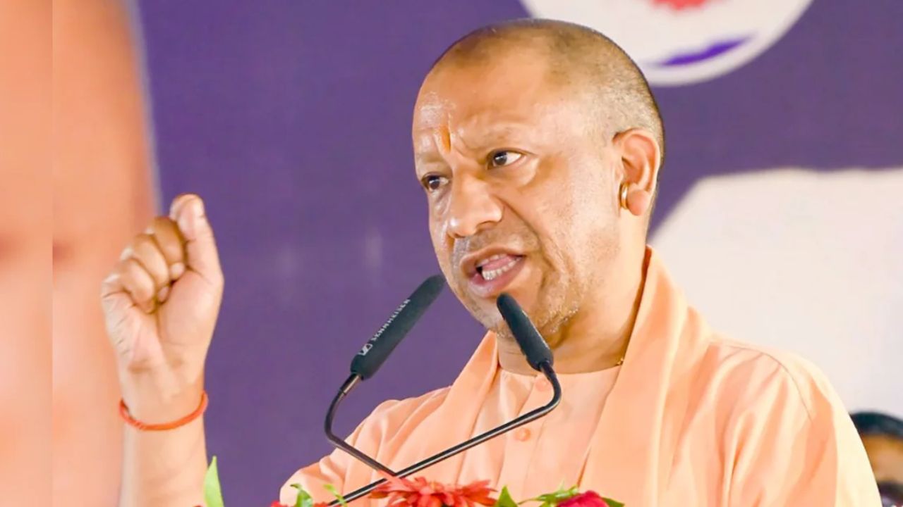 CM योगी ने पूर्व मंत्री मुन्ना सिंह चौहान की प्रतिमा का किया अनावरण; बोले- किसानों के उत्थान के लिए समर्पित था उनका जीवन