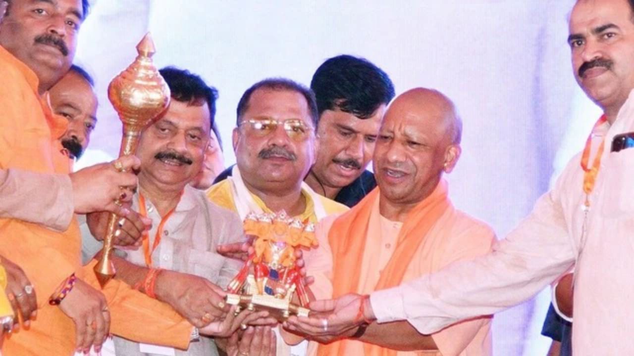 रामभक्तों के खून से सना है सपा का इतिहास... गोरखपुर में गरजे सीएम योगी