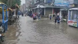 बिहार मौसम का साइड इफेक्ट: बेगूसराय में जलजमाव से राहगीर और स्कूली बच्चे बेहाल