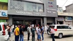 यमुनानगर में बदमाशों का दुस्साहस, टायर शोरूम पर की फायरिंग, चिपकाया धमकी भरा पोस्टर