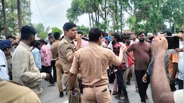 बलिया में दलित की मौत के बाद मचा हड़कंप, दारोगा-ग्राम प्रधान समेत 6 पर FIR