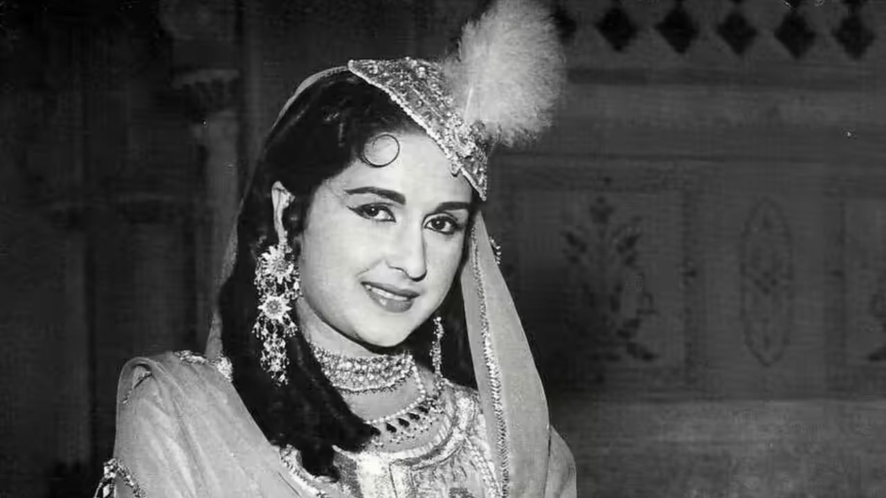 Golden Era Legendary Actress Bina Rai Was The First Choice For Mughal-e ...