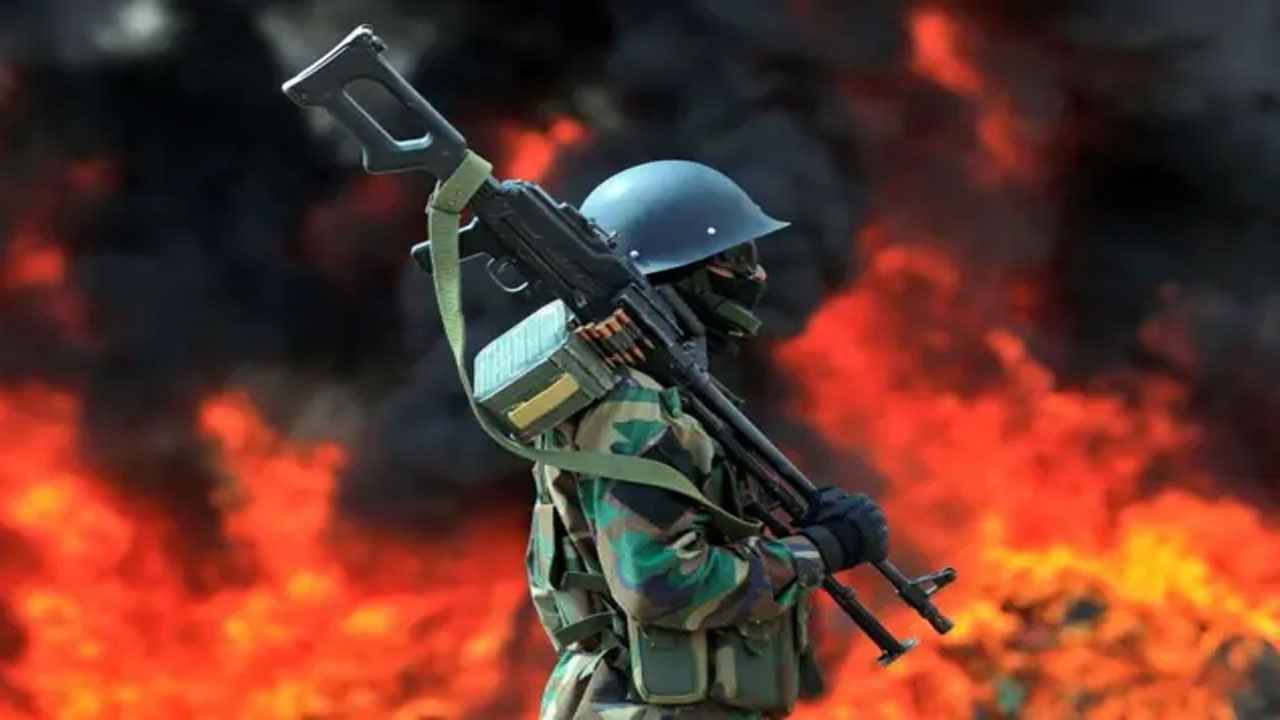 सऊदी के हमले का हूती ने लिया बदला! इंटरनेशनल एयरपोर्ट पर दागीं मिसाइलें और ड्रोन