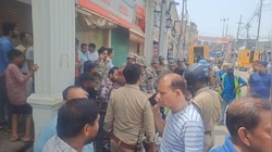 अलीगढ़ में नगर निगम की टीम पर दुकानदारों का हमला... अतिक्रमण हटाने पहुंच थे कर्मचारी
