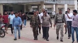 गुमला: डीएसई ऑफिस के बड़ा बाबू और रिटायर्ड शिक्षक रिश्वत लेते गिरफ्तार