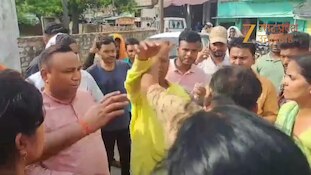 आत्महत्या प्रकरण में शोकाकुल परिवार के करीबी को नेता जी ने जड़े थप्पड़, वीडियो वायरल