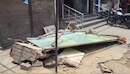 फरीदाबाद में दर्दनाक हादसा, बंद दुकान का जर्जर छज्जा गिरने से दो युवकों की मौत