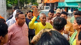 शोकसभा में थप्पड़ कांड! पूर्व मंत्री रामसरन वर्मा का वीडियो वायरल