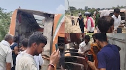 हरदोई में बड़ा सड़क हादसा, ट्रक से टकराकर पलटी रोडवेज बस, 46 यात्री सवार