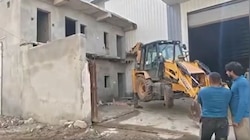 फरीदाबाद में अवैध व्यावसायिक कॉलोनियों पर डीटीपी की कार्रवाई, 2 कॉलोनियां ध्वस्त